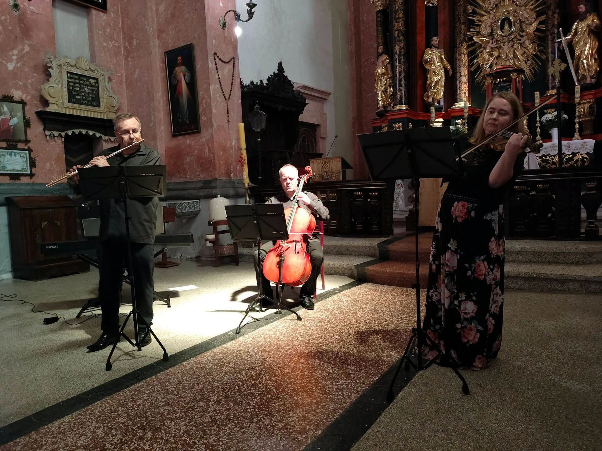 Koncert PRO MUSICA ANTIQUA zachwycił w Sanktuarium w Krośnie — zdjęcie 8