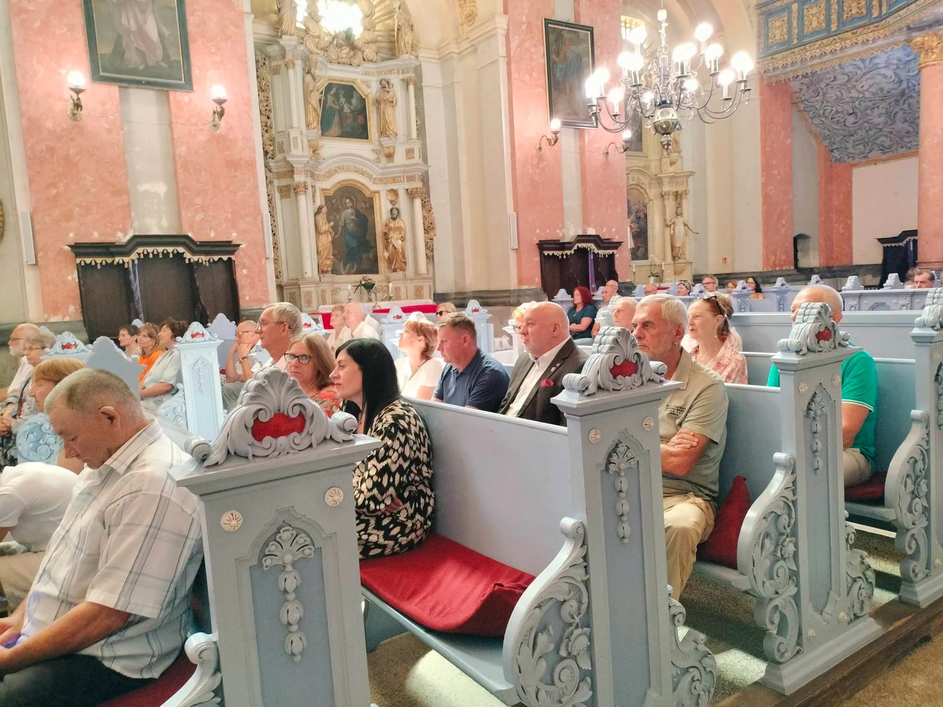 Koncert PRO MUSICA ANTIQUA zachwycił w Sanktuarium w Krośnie — zdjęcie 22