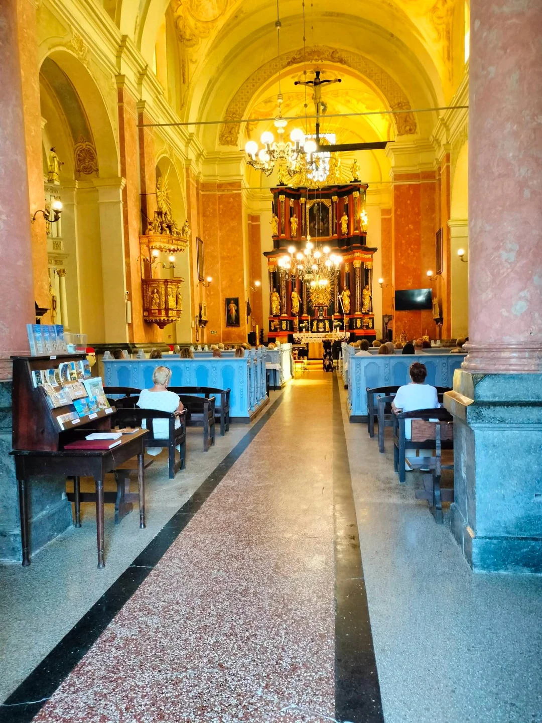 Koncert PRO MUSICA ANTIQUA zachwycił w Sanktuarium w Krośnie — zdjęcie 27