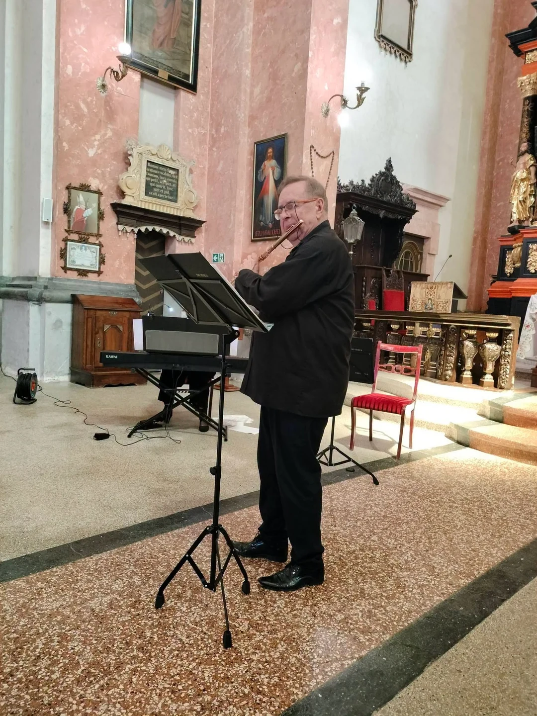 Koncert PRO MUSICA ANTIQUA zachwycił w Sanktuarium w Krośnie — zdjęcie 29