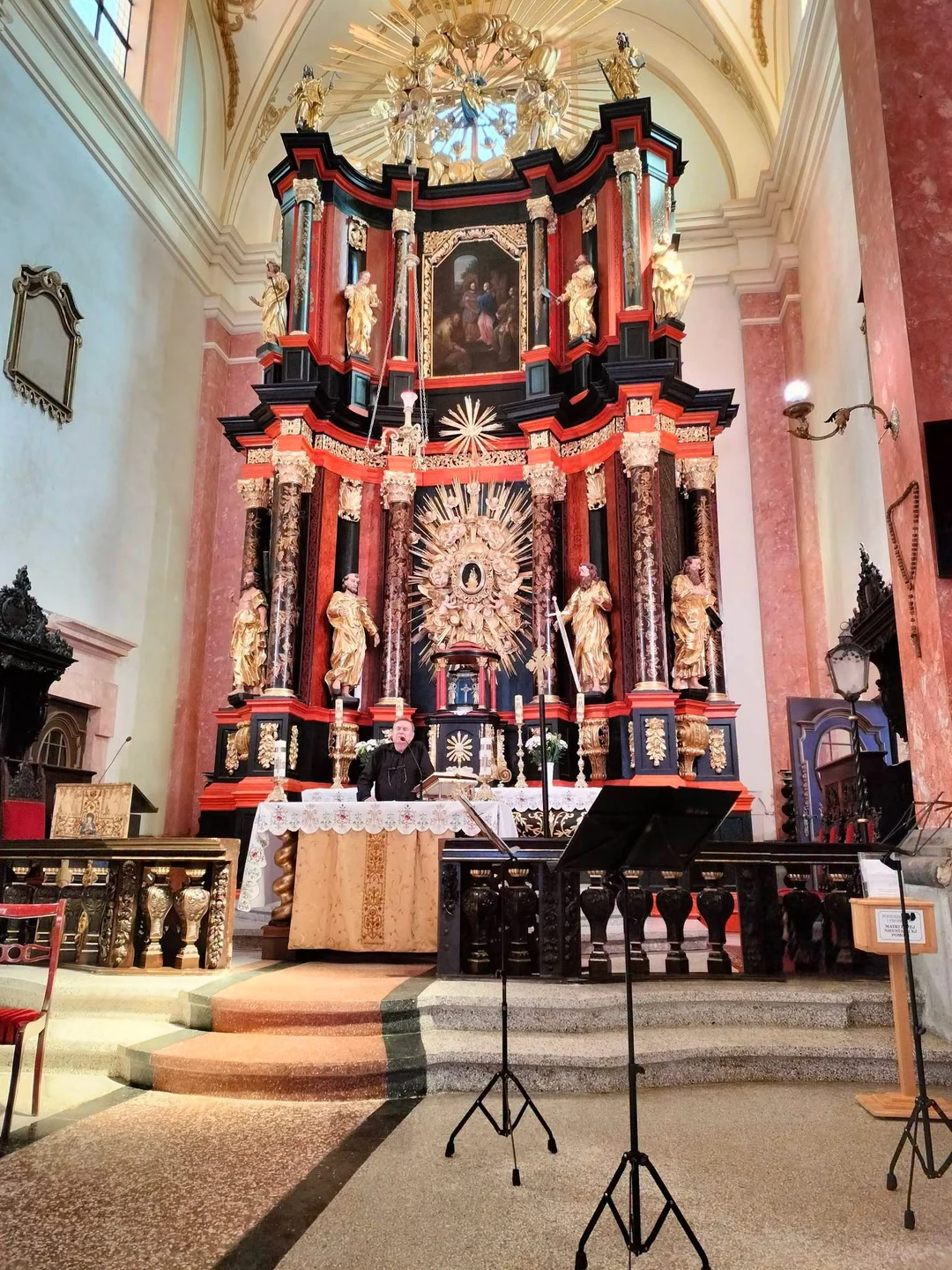 Koncert PRO MUSICA ANTIQUA zachwycił w Sanktuarium w Krośnie — zdjęcie 31