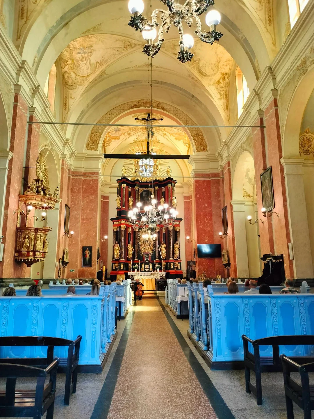 Koncert PRO MUSICA ANTIQUA zachwycił w Sanktuarium w Krośnie — zdjęcie 35