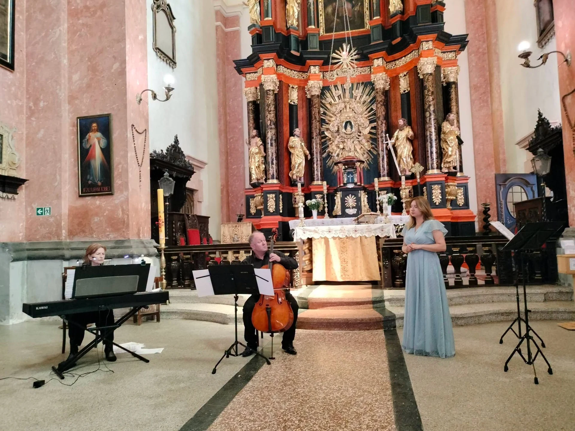 Koncert PRO MUSICA ANTIQUA zachwycił w Sanktuarium w Krośnie — zdjęcie 37