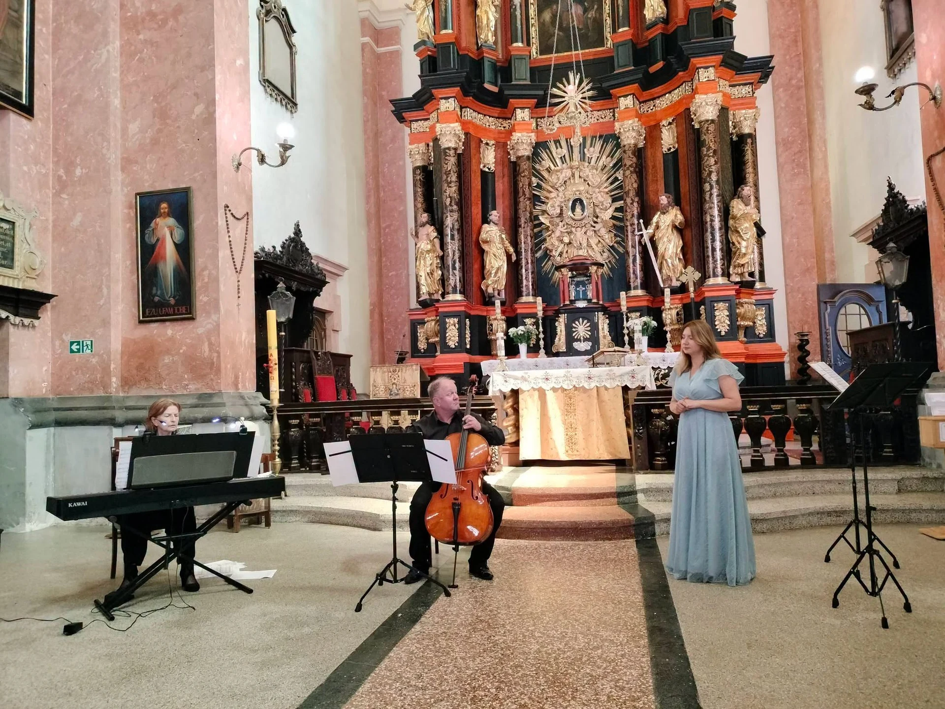 Koncert PRO MUSICA ANTIQUA zachwycił w Sanktuarium w Krośnie — zdjęcie 38