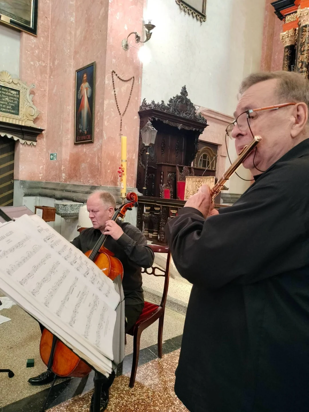 Koncert PRO MUSICA ANTIQUA zachwycił w Sanktuarium w Krośnie — zdjęcie 45
