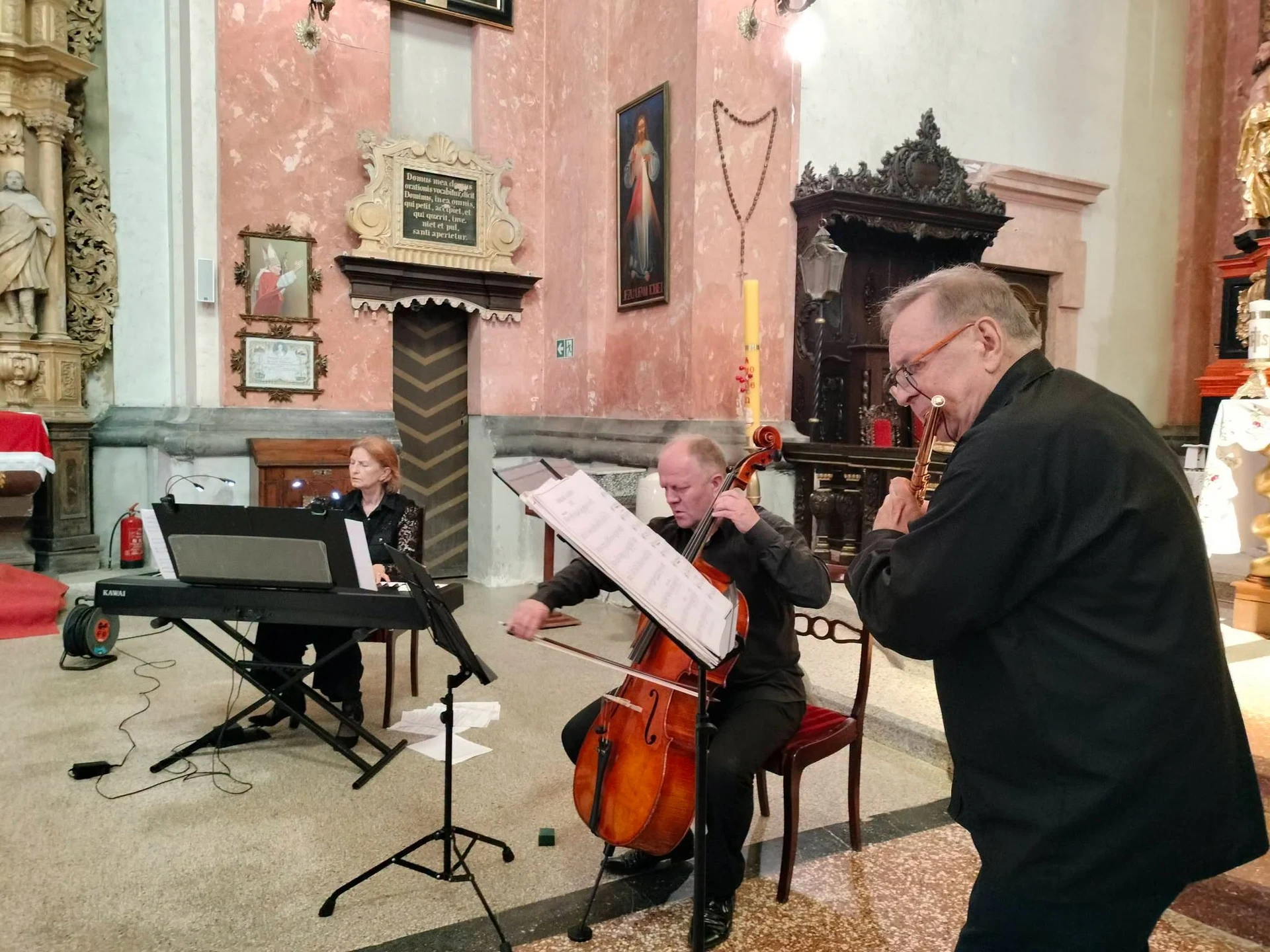 Koncert PRO MUSICA ANTIQUA zachwycił w Sanktuarium w Krośnie — zdjęcie 48