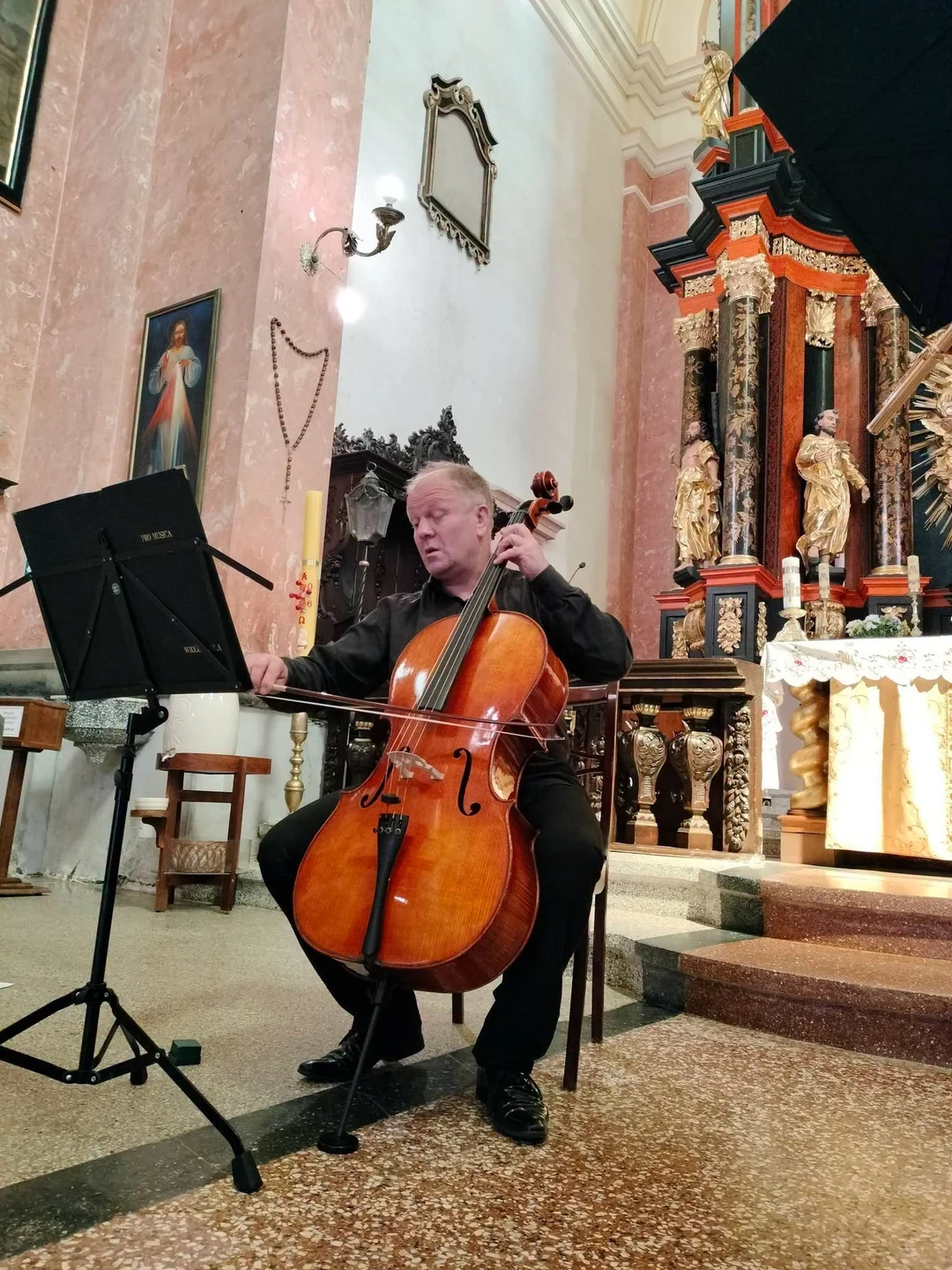 Koncert PRO MUSICA ANTIQUA zachwycił w Sanktuarium w Krośnie — zdjęcie 50